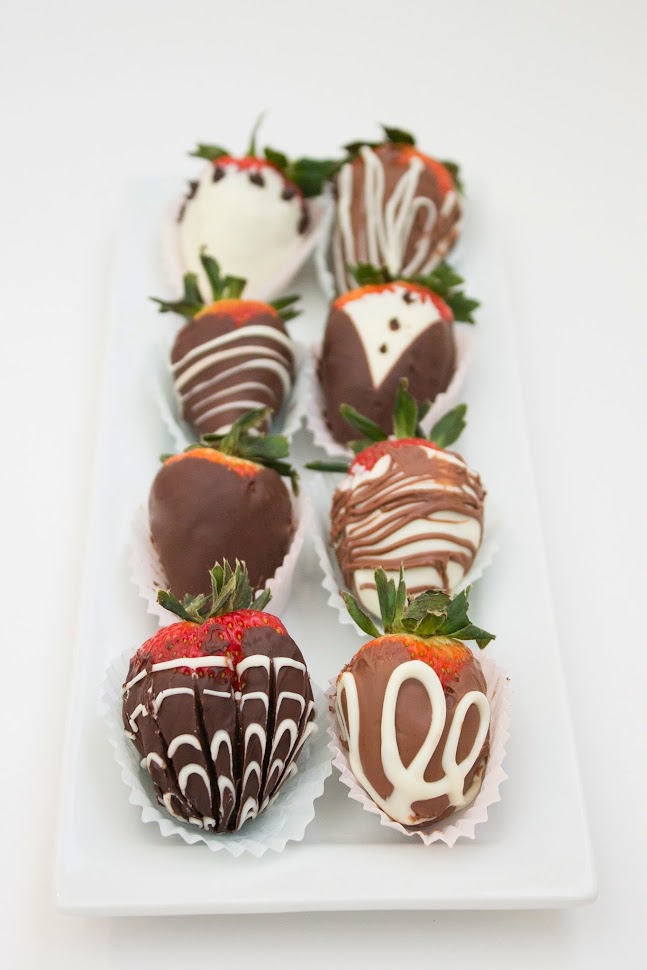chocolate dipped strawberries, strawberries, chocolate design, chocolate covered strawberries