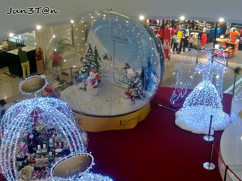 Snow Globe Empire Gallery Shopping Mall