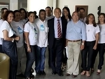 Presidente da Fundação Ulysses Guimarães Eliseu Padilha junto a alunos frequentadores dos cursos 