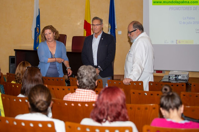 José Juan Alemán presenta la Estrategia Canaria 'Islas y Municipios Promotores de la Salud' en el Área de Salud de La Palma