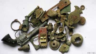 UK treasure hunters make archaeologists see red