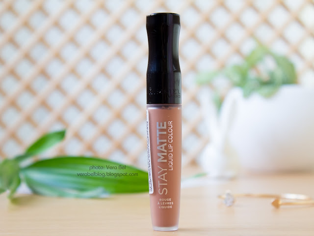 Rimmel жидкая матовая помада Stay Matte в оттенке 700 Be my baby