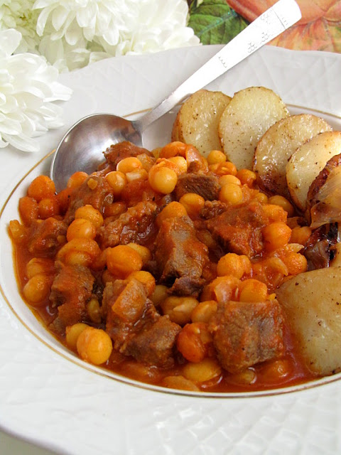 Нут с мясом (Etli Nohut Tarifi)