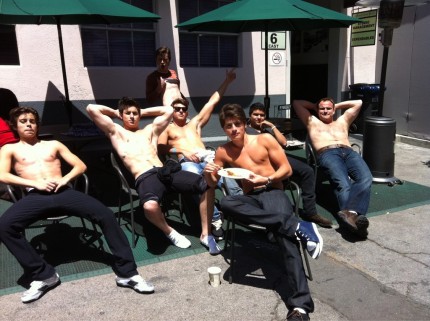 David Henrie David's cousin Lorenzo and David DeLuise all tweeted photos of