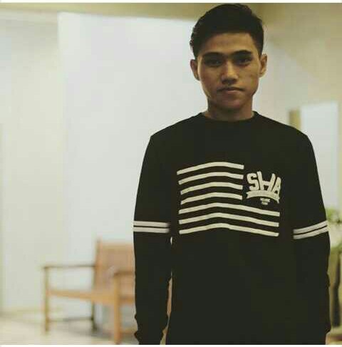 Sejarah Band Stand Here Alone