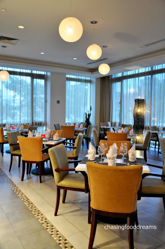 CHASING FOOD DREAMS: Sirocco, Holiday Inn Melaka: Fine ...