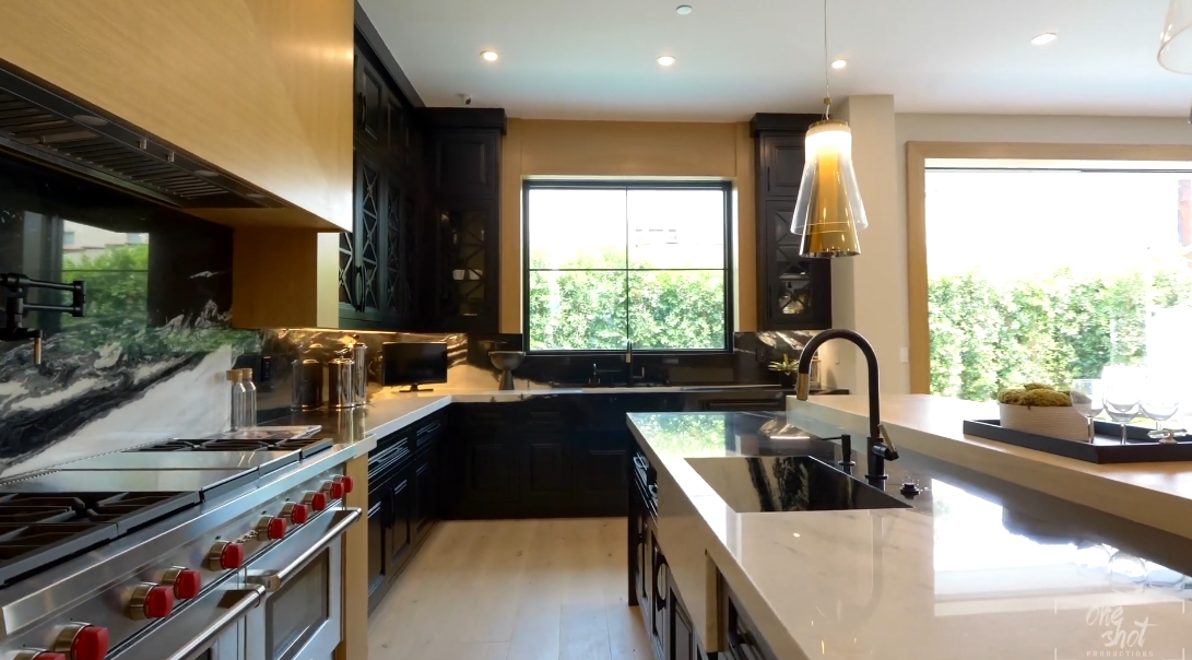 36 Interior Design Photos vs. 8235 W 4th St, Los Angeles Luxury Home Tour