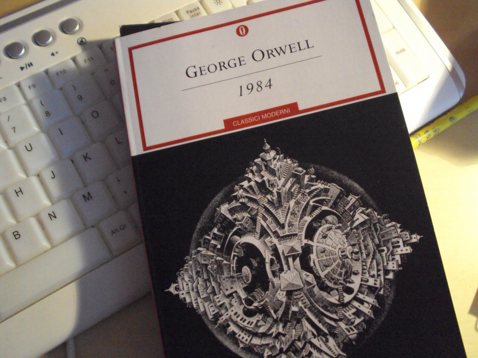 Genere Letterario Del Capolavoro Di George Orwell