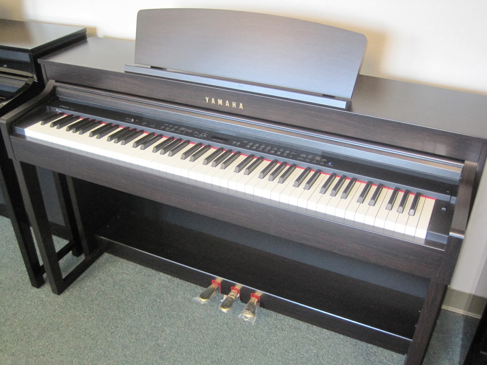 REVIEW - Yamaha CLP430, CLP440, CLP470, CLP480 Digital Pianos