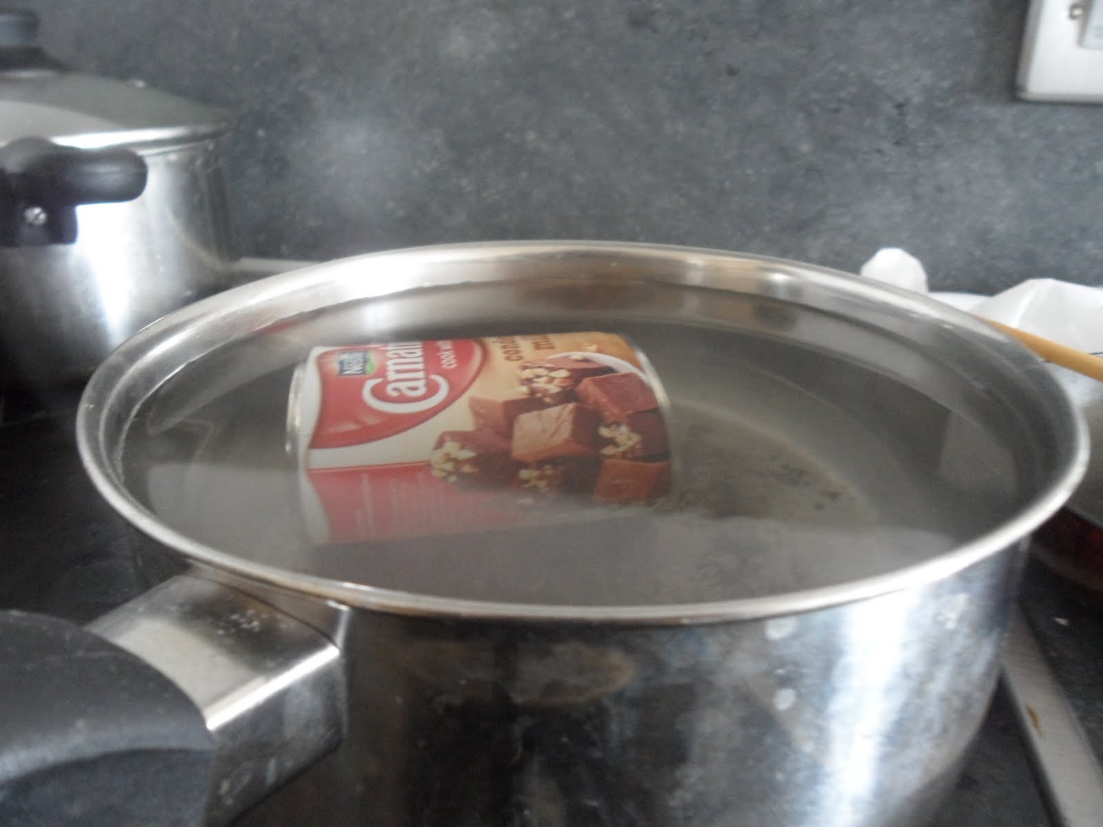 Make dulce de leche toffee with condensed milk