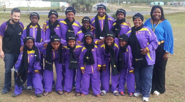 Young Stars U12 side Hollywoodbets Mossel Bay donated soccer tracksuits to the Young Stars U12 side from the Heart to Heart Care Centre in the Western Cape. This is part of the Hollywoodbets Social Responsibility Program.