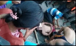 Jenazah korban saat dievakyasi. Jenazah korban saat dievakyasi.