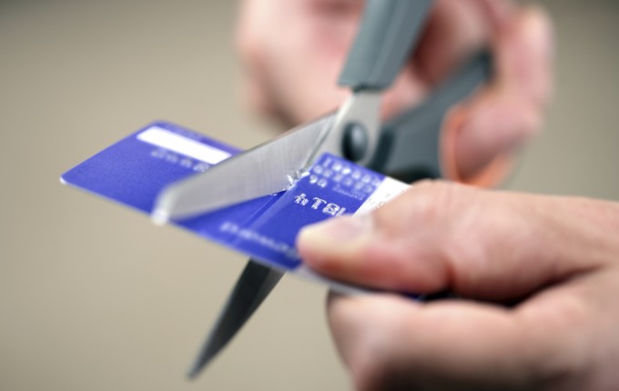 menutup kartu kredit