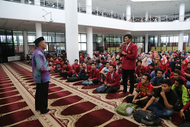 Mendikbud dapat pertanyaan Mendikbud dapat pertanyaan