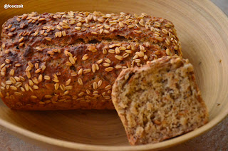 Bread and crumb view - Brot und Ansicht der Krume