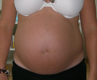 Karin%2Bgravid%2B26%252B6%2B-%2B20%2Baugusti%2B%25285%2529-crop - Gravidmage vs bukfetma - så lika men ändå så olika