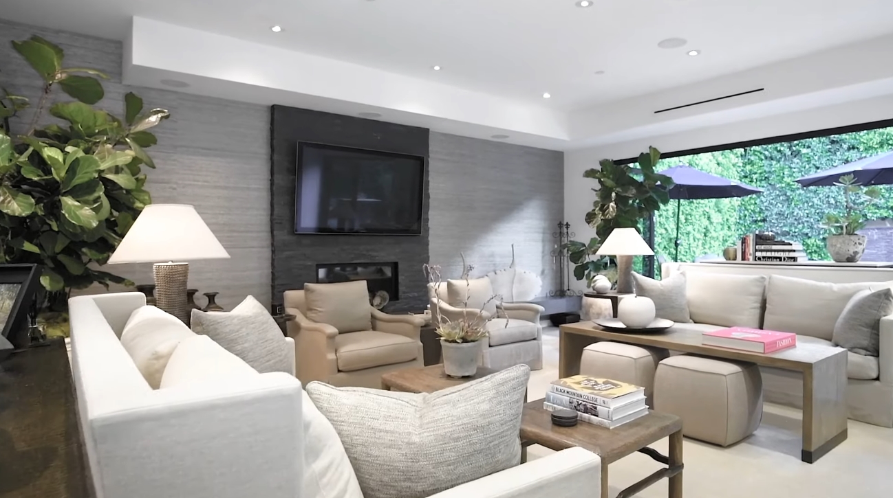 20 Photos vs. 6141 5th Street | Beverly Grove - Luxury Home & Interior Design Video Tour 20 Photos vs. 6141 5th Street | Beverly Grove - Luxury Home & Interior Design Video Tour