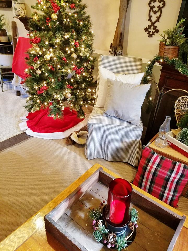 The Quaint Sanctuary { Classic Cozy Cabin Inspired Christmas Basement }