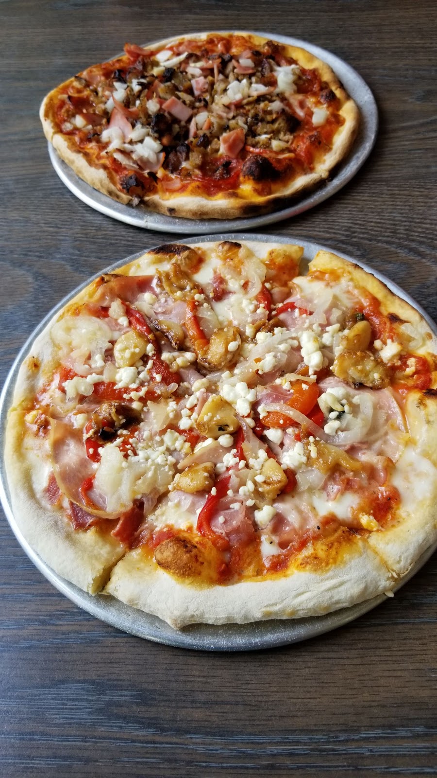 Exploring NewLands: Neopolitan Brick Oven Pizza ~ Naples, NY