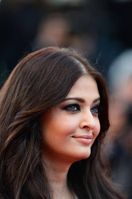  Aishwarya Rai sizzles at premiere of 'Blood Ties' at Cannes Film Festival 