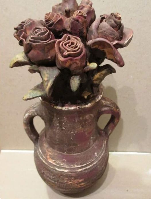                             Vasi di fiori di Carlo Soricelli dedicati ai morti sul lavoro