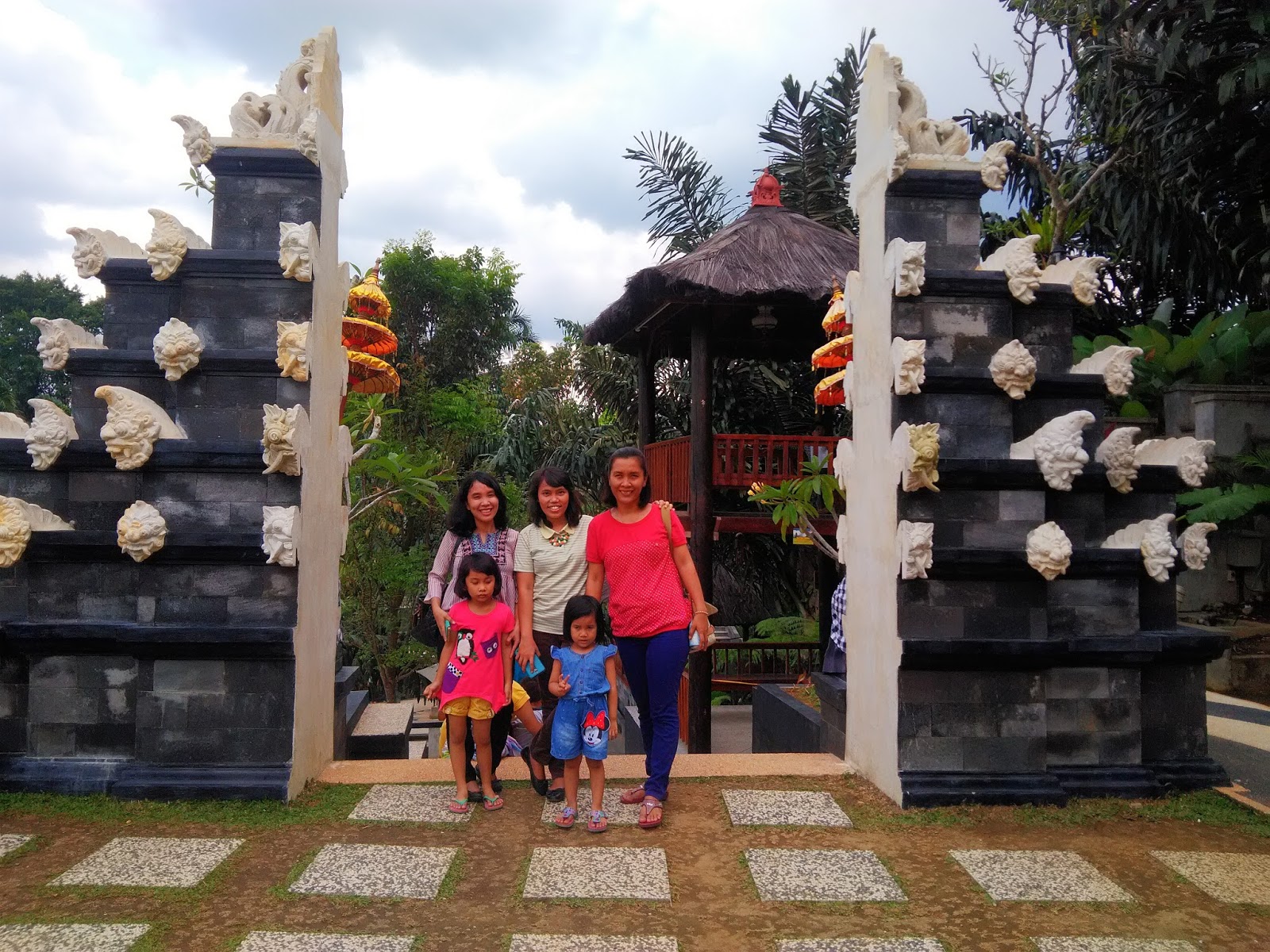 Sebuah Perjalanan Asseekk Rasa Bali Dari Sebuah Taman T Garden Medan