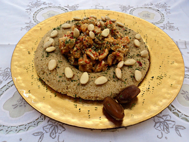 Pollo marinado con cuscús de dátiles