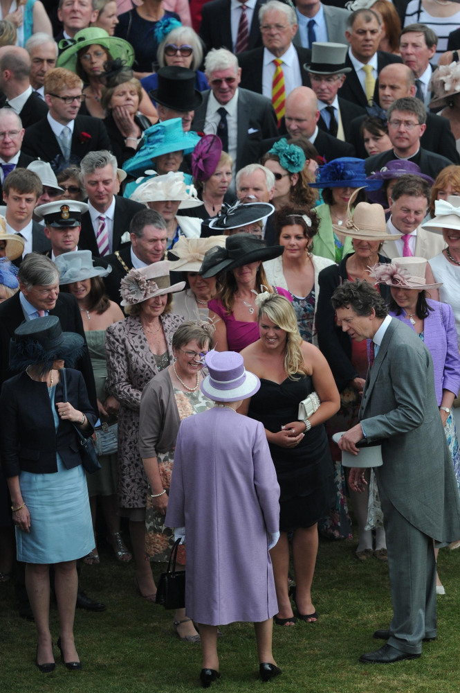 Relevant Tea Leaf: Buckingham Palace Garden [Tea] Parties
