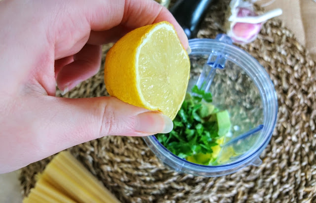 pesto di prezzemolo e avocado