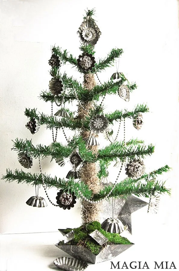 Christmas tree decked out in baking tart tins and chain, by Magia Mia, featured on I Love That Junk