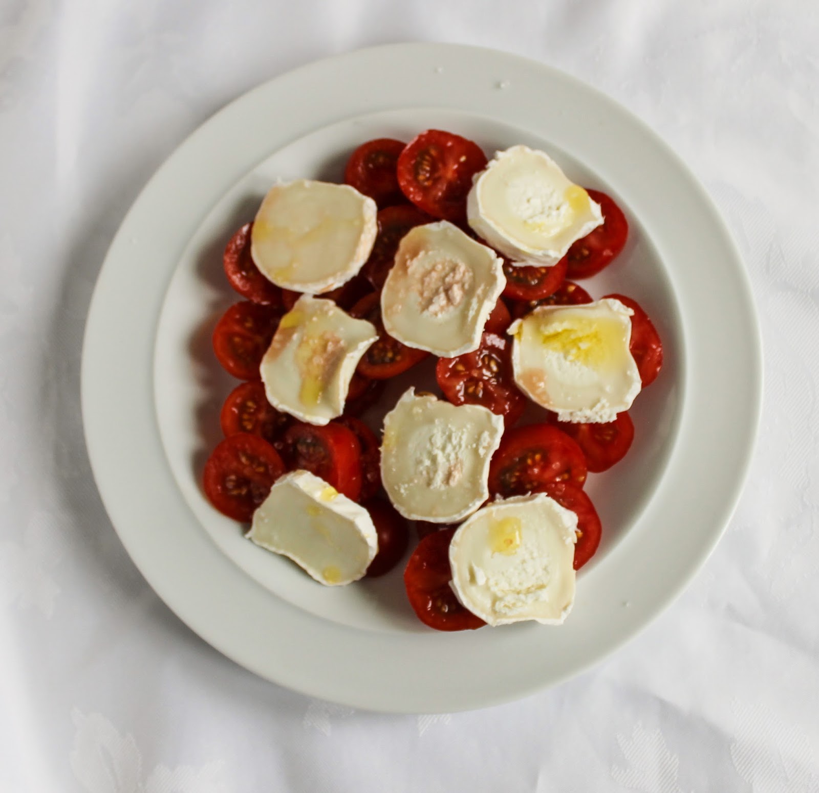 eat like you love yourself A very simple tomato and goats cheese salad