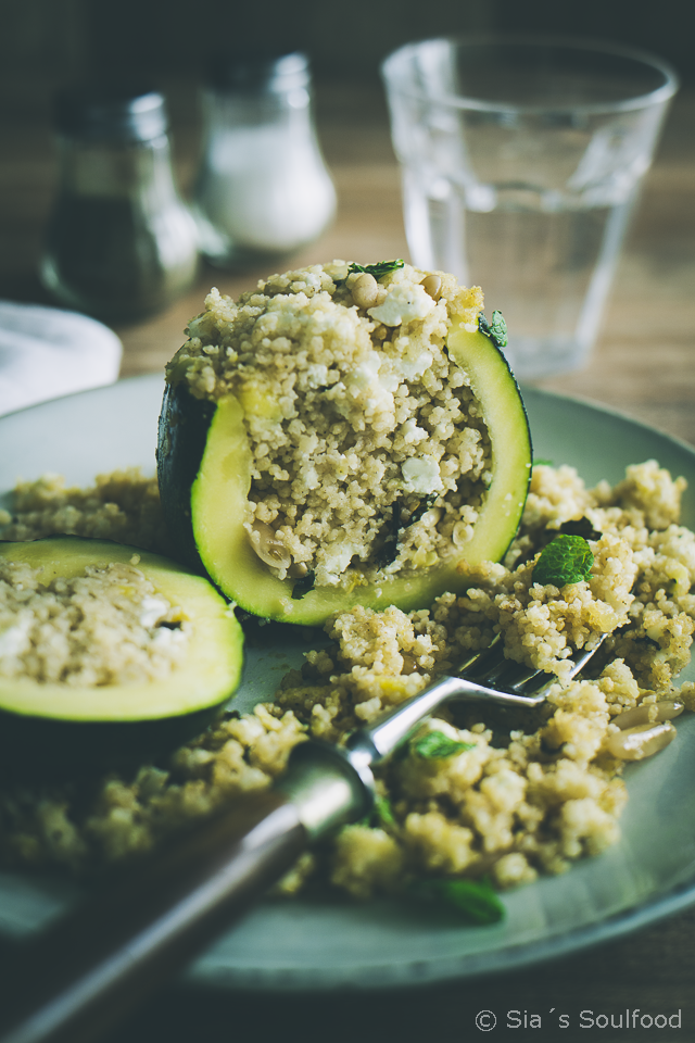 sia´s soulfood foodblog: Gefüllte runde Zucchini mit Couscous und Feta