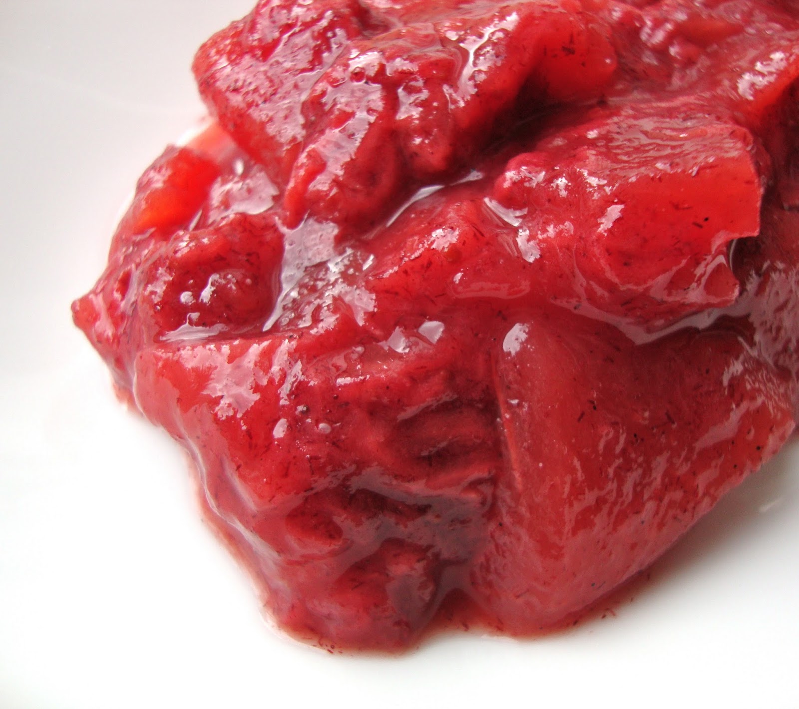 Cooketteria: Erdbeer-Rhabarber-Apfel-Kompott mit Sandelholz (ohne Zucker)