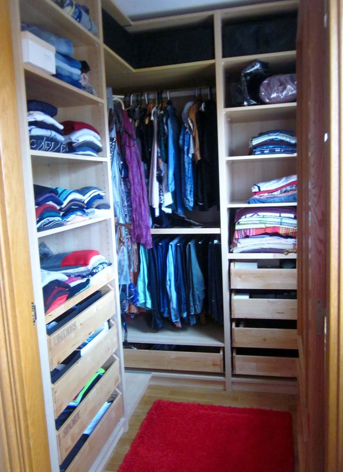 I.D.E.A: CONSEJOS Y TRUCOS PARA ORDENAR UN ARMARIO