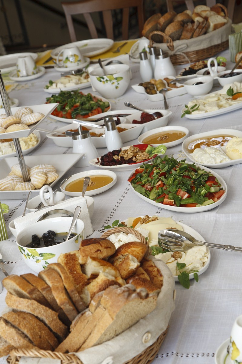 bi party house Ev tadında serpme kahvaltı sofralarımız