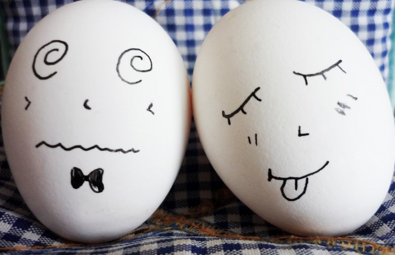 Милое яичко. Рисунок милого яйца. Милые лица рисунки на яйцах. Милые картинки с яичком. Пара яиц.