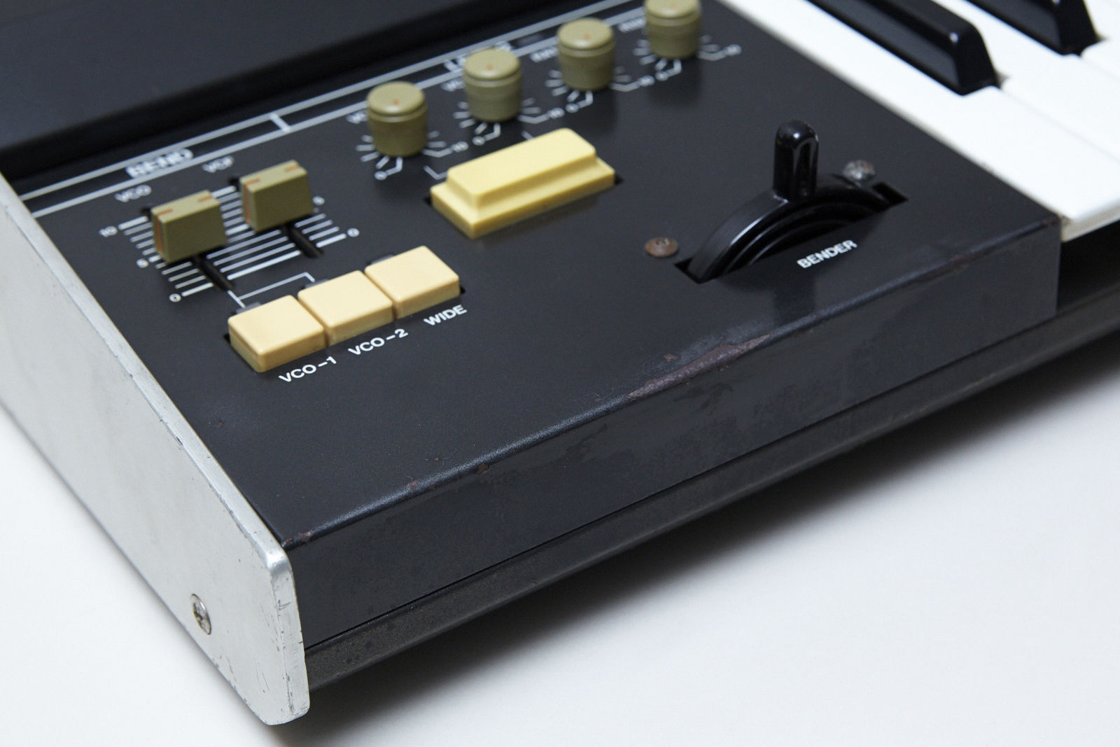 MATRIXSYNTH ROLAND JUPITER 6 w/ flight case & Europa MIDI