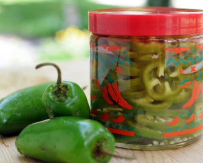 Pickled Jalapeño Rings ♥ KitchenParade.com, easy homemade refrigerator pickles, no canning required. Great for Mexican Meal Prep.