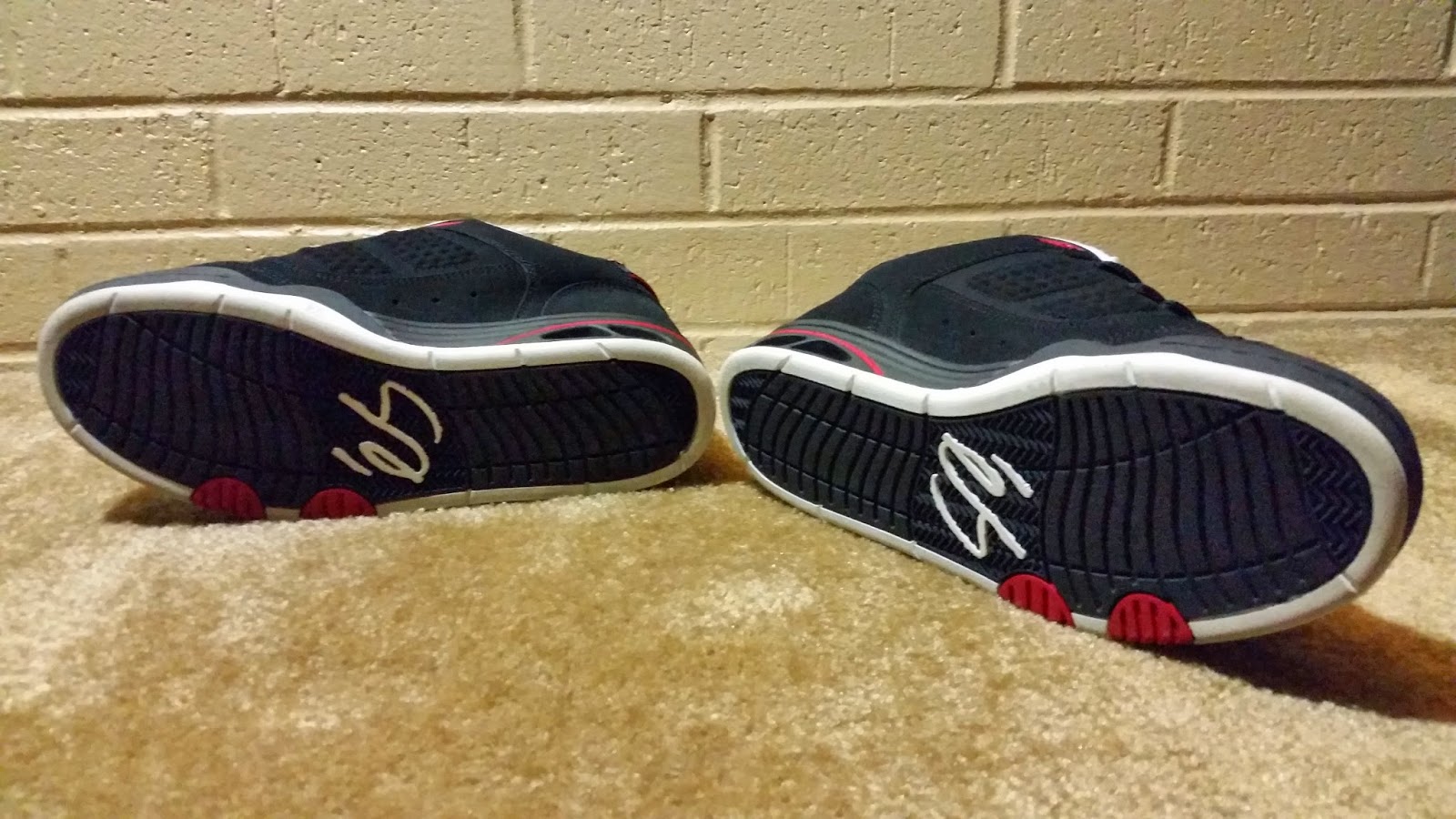 sk8shoewars éS Footwear Saga