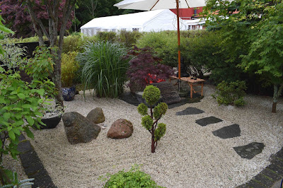 japansk trädgårdsinspiration, Krattat grus, Grusträdgård