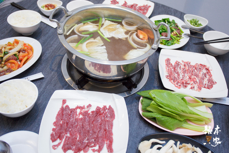 皇老爺溫體牛肉鍋|台南民權路美食|近阿美飯店~牛骨湯-現切溫體牛肉好吃