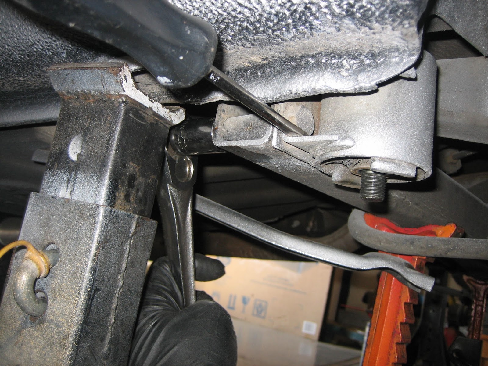 Eric's Garage: BMW 2002 polyurethane rear sub frame bushing and ...