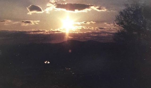 Alien%2BPilot%2BUFO%2B%25283%2529 Imágenes de los 80 capta supuestamente el momento exacto cuando un ovni despegara