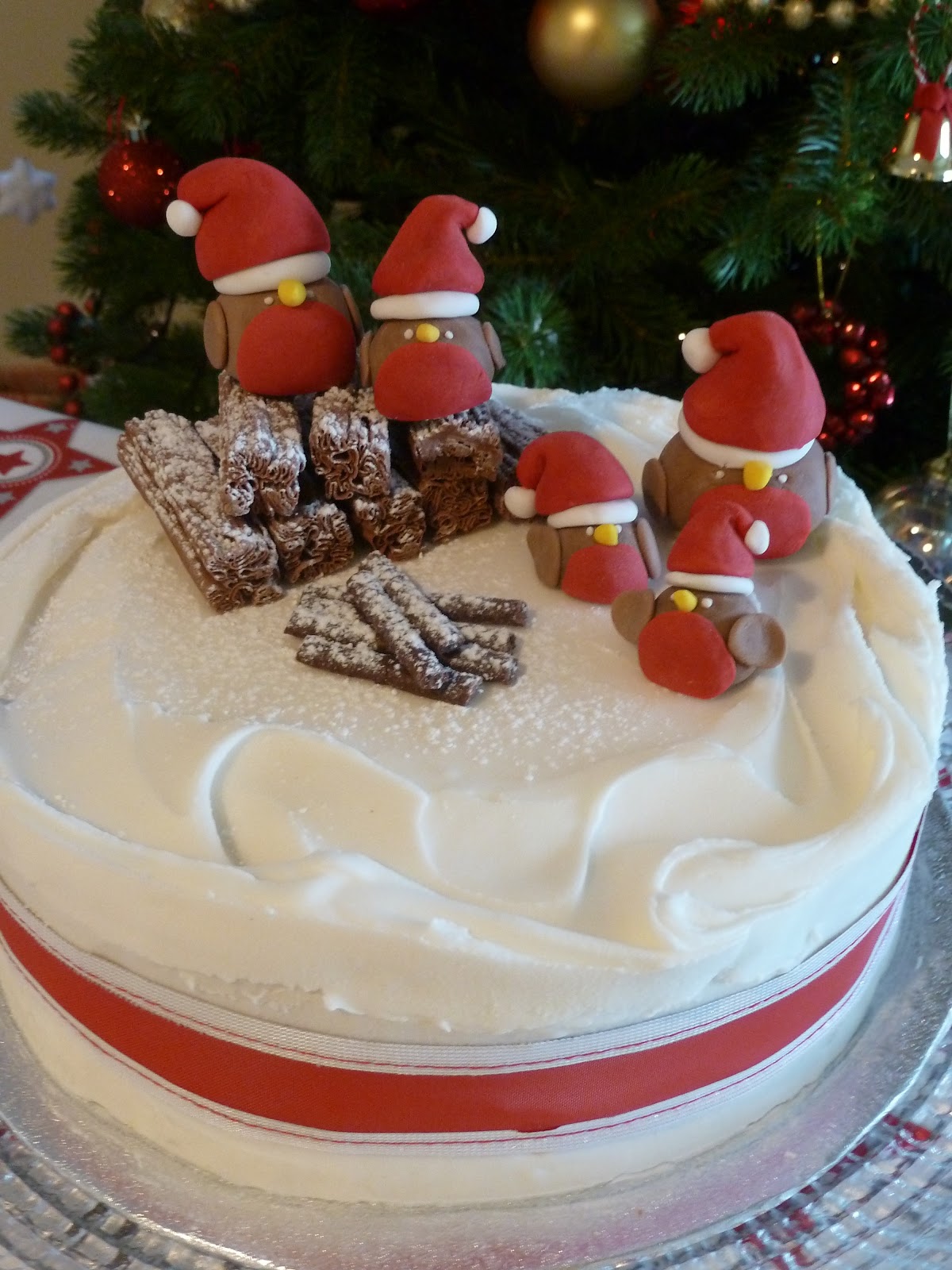 Christmas Cake decorated with swirled royal icing