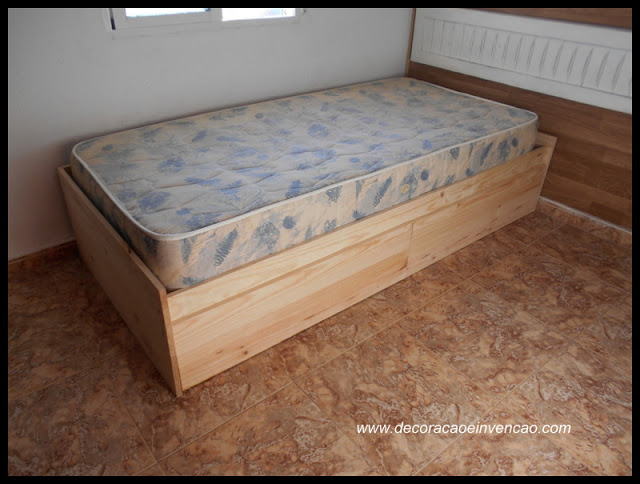 cama com gaveteiro embaixo