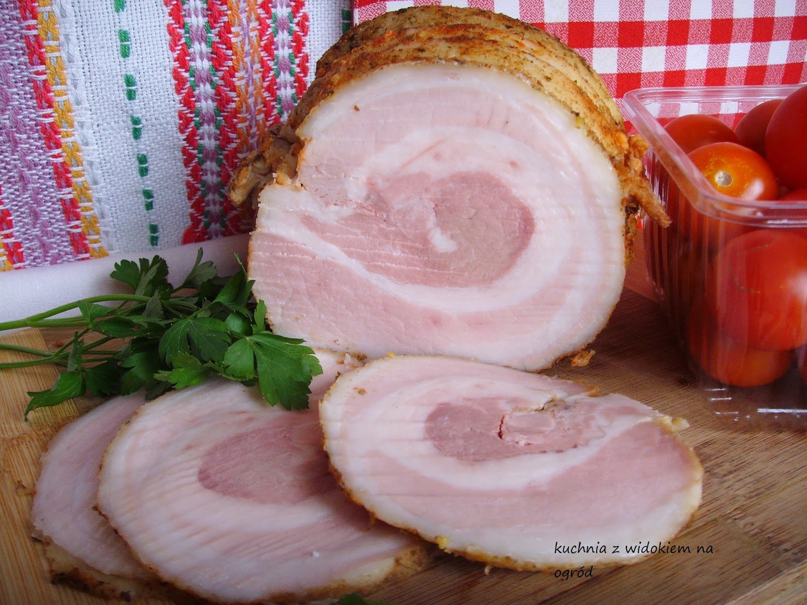 Kuchnia Z Widokiem Na Ogrod Boczek Rolowany Peklowany Pieczony W Niskiej Temperaturze Domowa Wedlina Na Kanapki