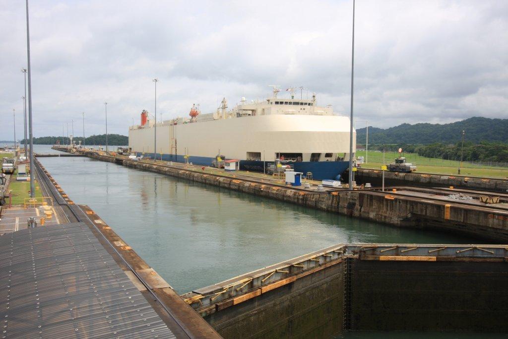 the blue truck: Panama Canal in Numbers