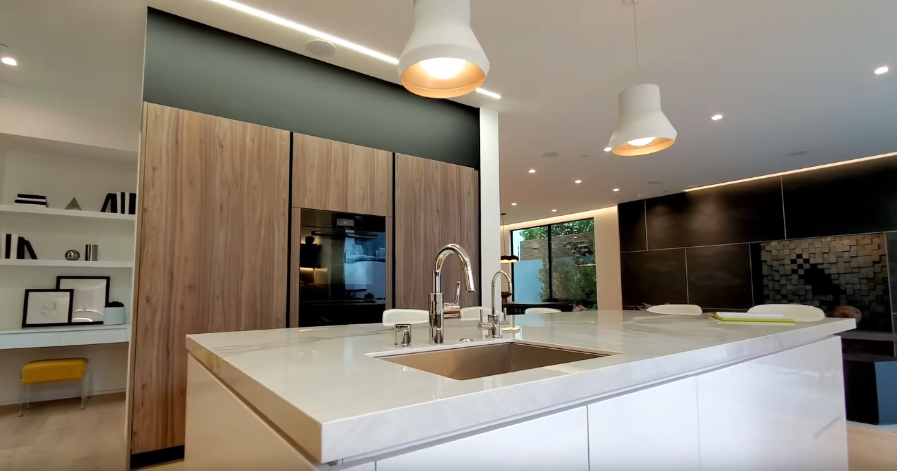 51 Photos vs. $6.4 Million Jaw Dropping Modern Residence in Los Angeles | LUXURY LISTING - Luxury Home & Interior Design Tour 51 Photos vs. $6.4 Million Jaw Dropping Modern Residence in Los Angeles | LUXURY LISTING - Luxury Home & Interior Design Tour