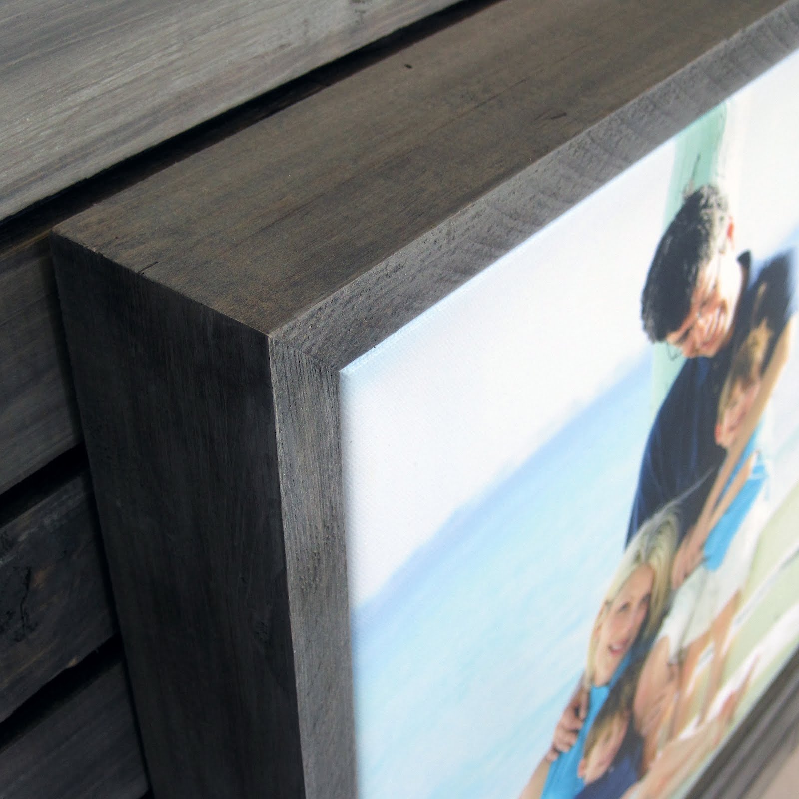 DA Custom Frames Floating Frames For Stretched Canvases da-custom-frames-floating-frames-for-stretched-canvases