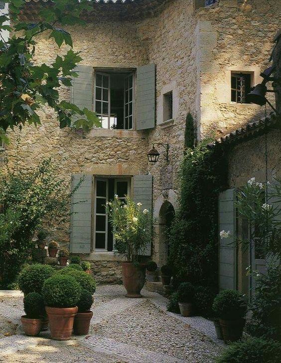 12 European Country Side and Provencal Gardens